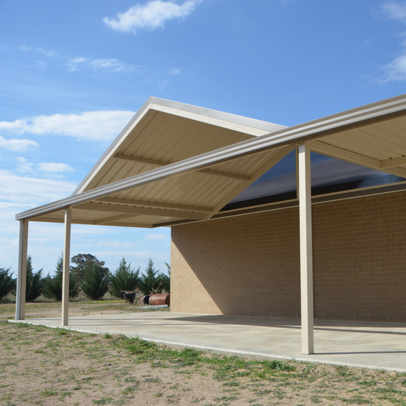 Patio combination roof centre open gable